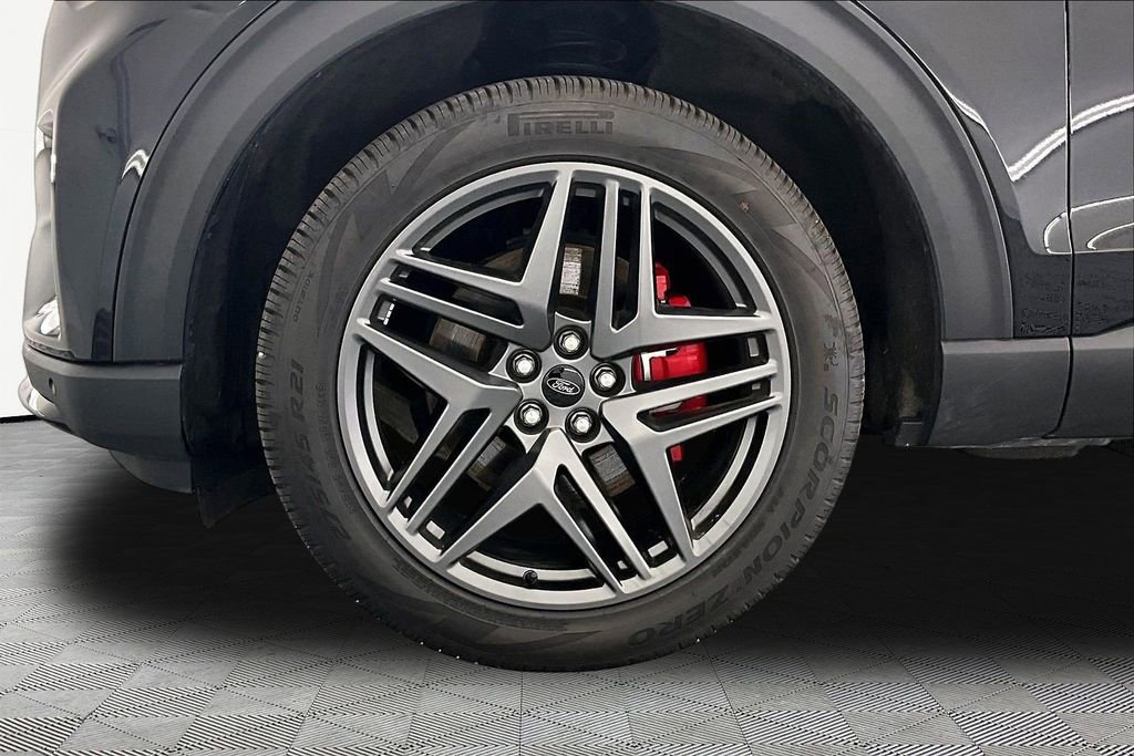 Certified 2025 Ford Explorer ST-Line w/ ST-Line Street Pack AWD/4WD image 9