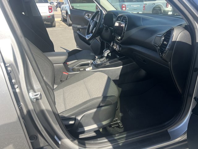 Used 2025 Kia Soul EX FWD image 16