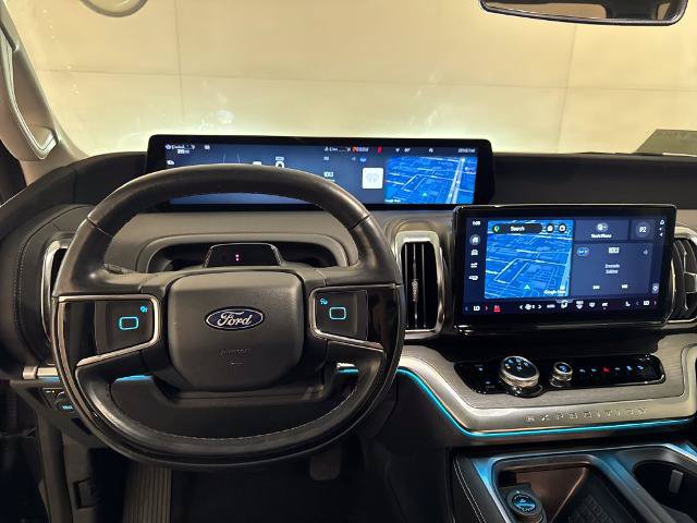 Certified 2025 Ford Expedition Platinum w/ Driver's Package AWD/4WD image 5