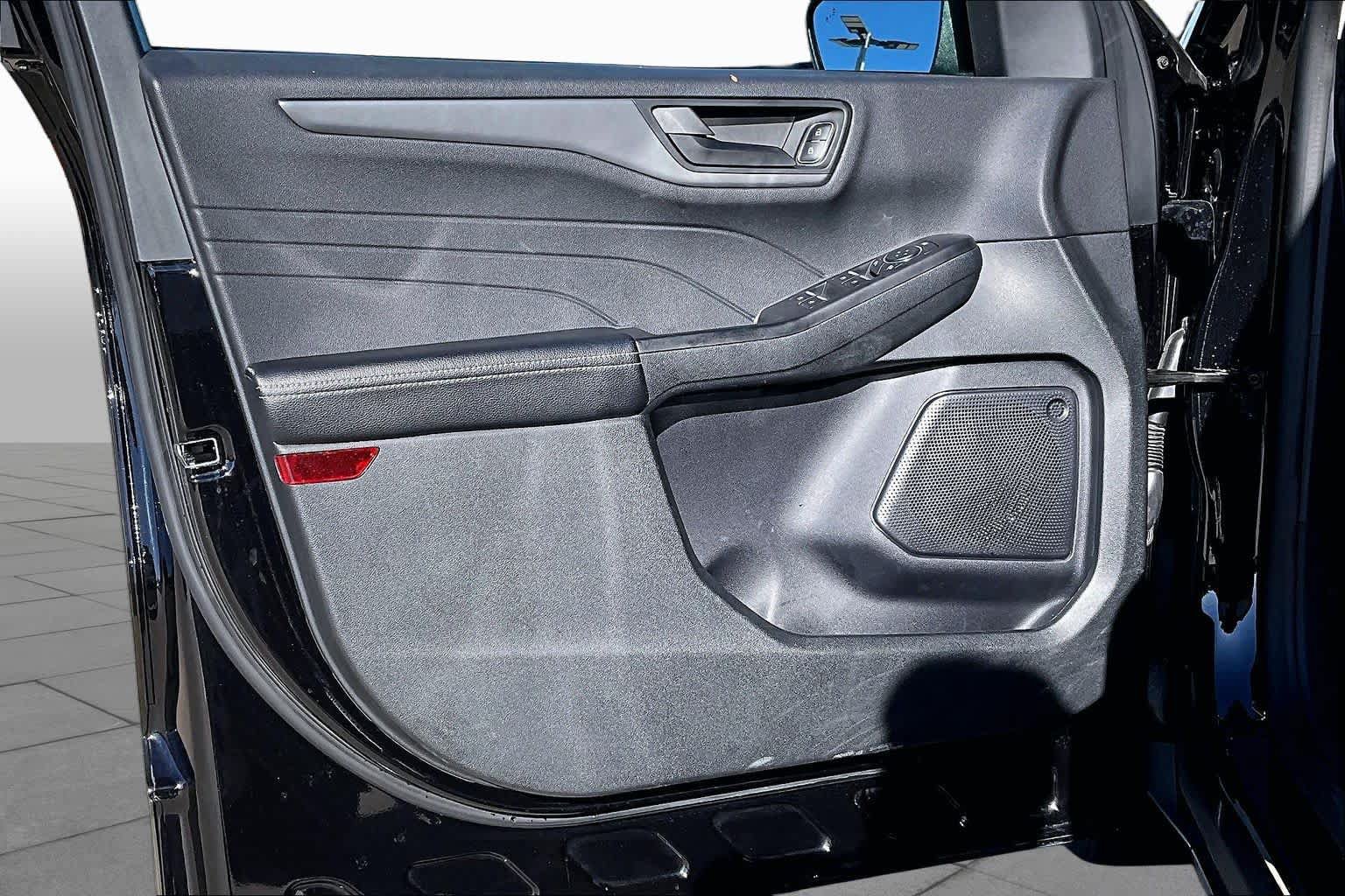 Certified 2025 Ford Escape Active AWD/4WD image 40
