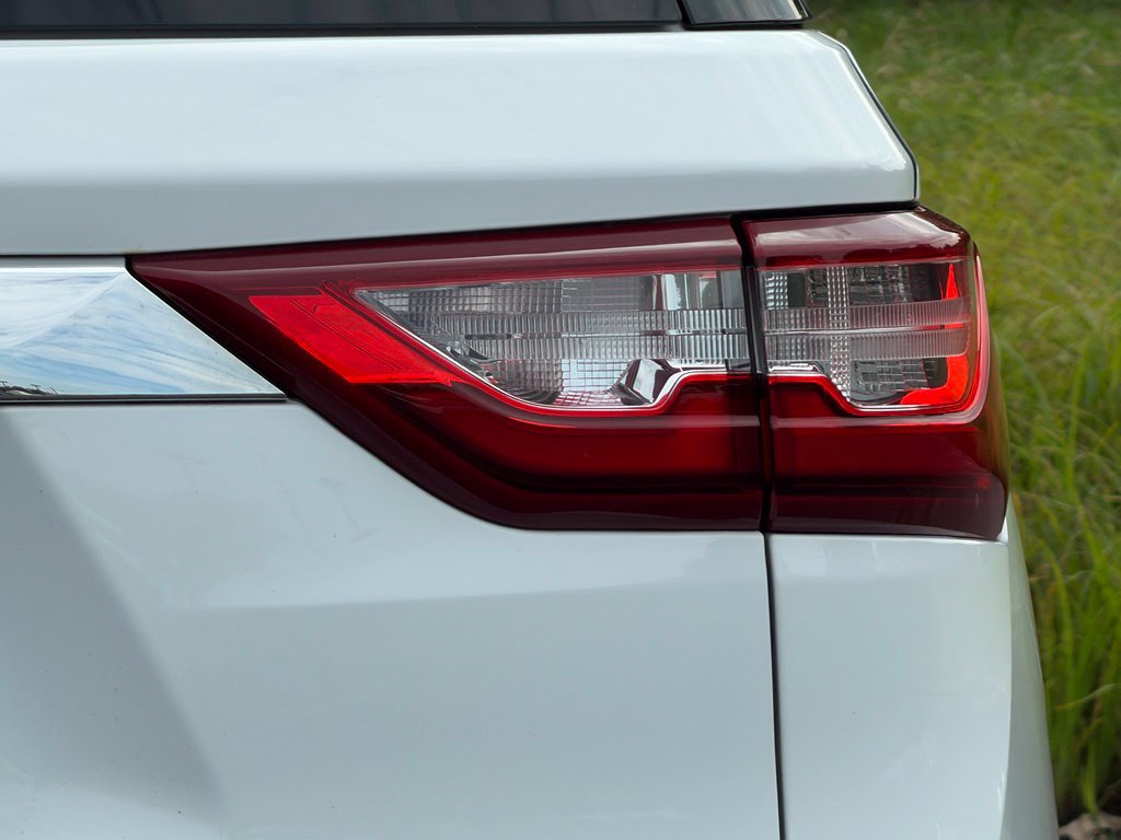 Used 2021 Chevrolet Traverse LT FWD image 8