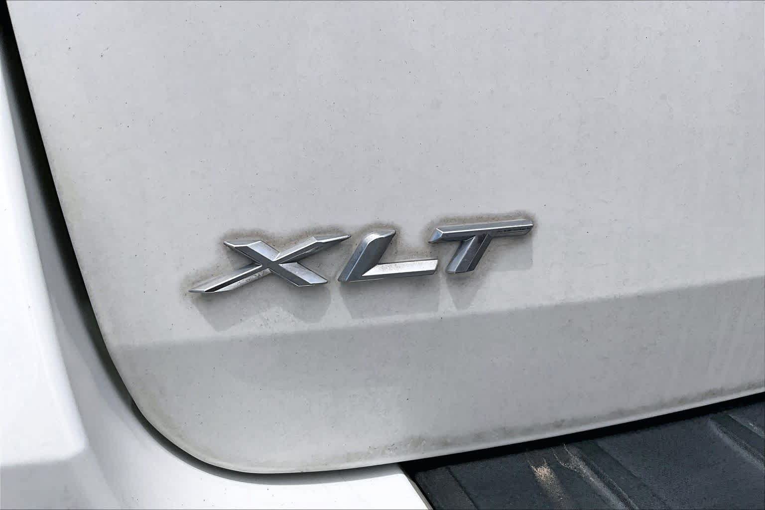 Certified 2022 Ford Explorer XLT w/ Equipment Group 202A RWD image 29