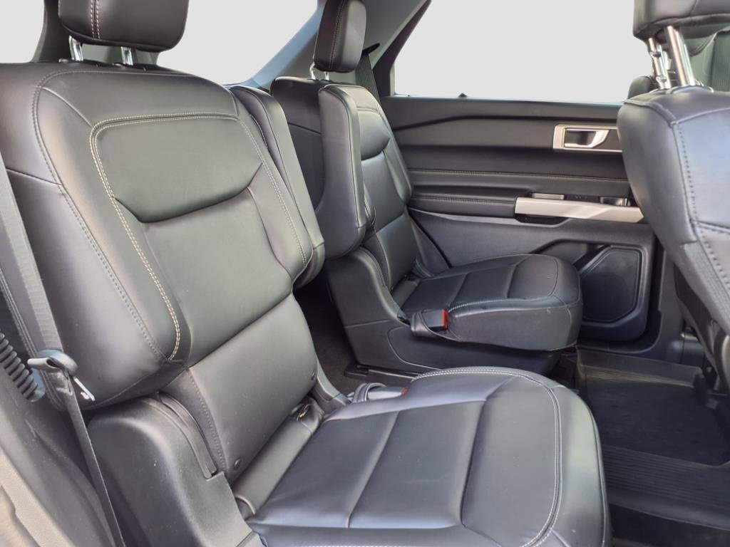 Certified 2022 Ford Explorer XLT w/ Equipment Group 202A image 9