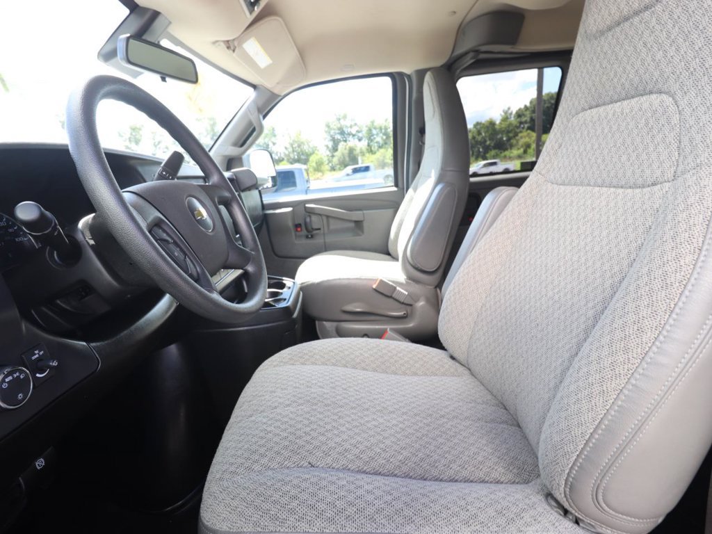 Used 2025 Chevrolet Express 3500 LT w/ LT Preferred Equipment Group RWD image 2