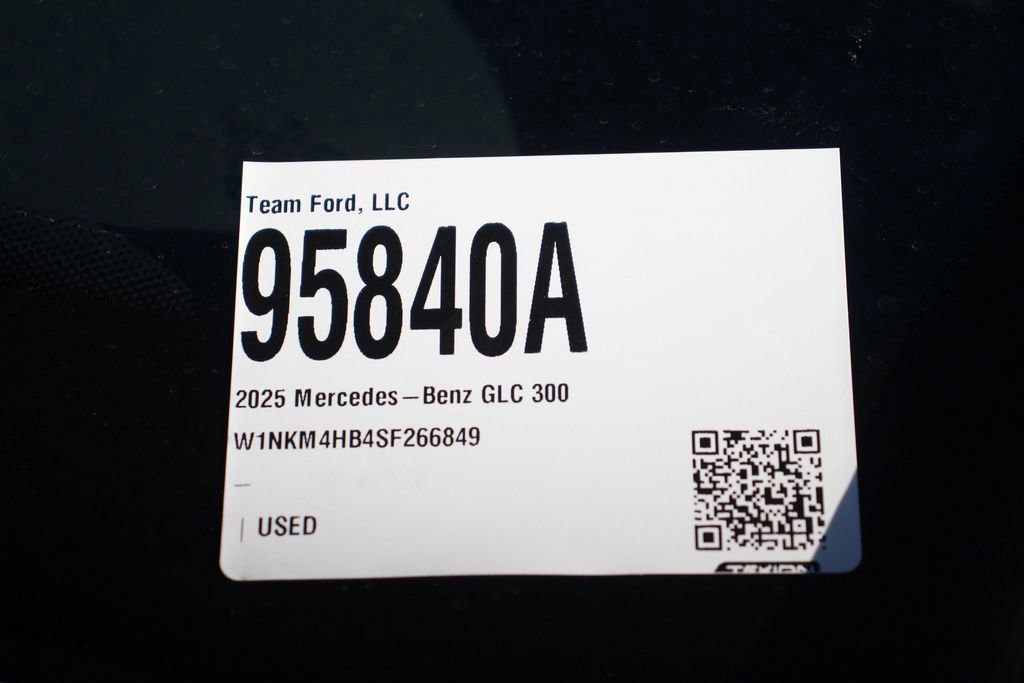 Used 2025 Mercedes-Benz GLC 300 4MATIC image 31