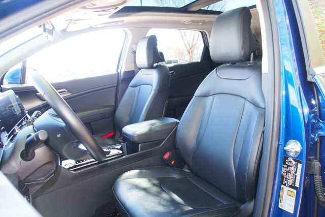 Used 2025 Kia Sportage EX w/ Premium Package AWD/4WD image 16