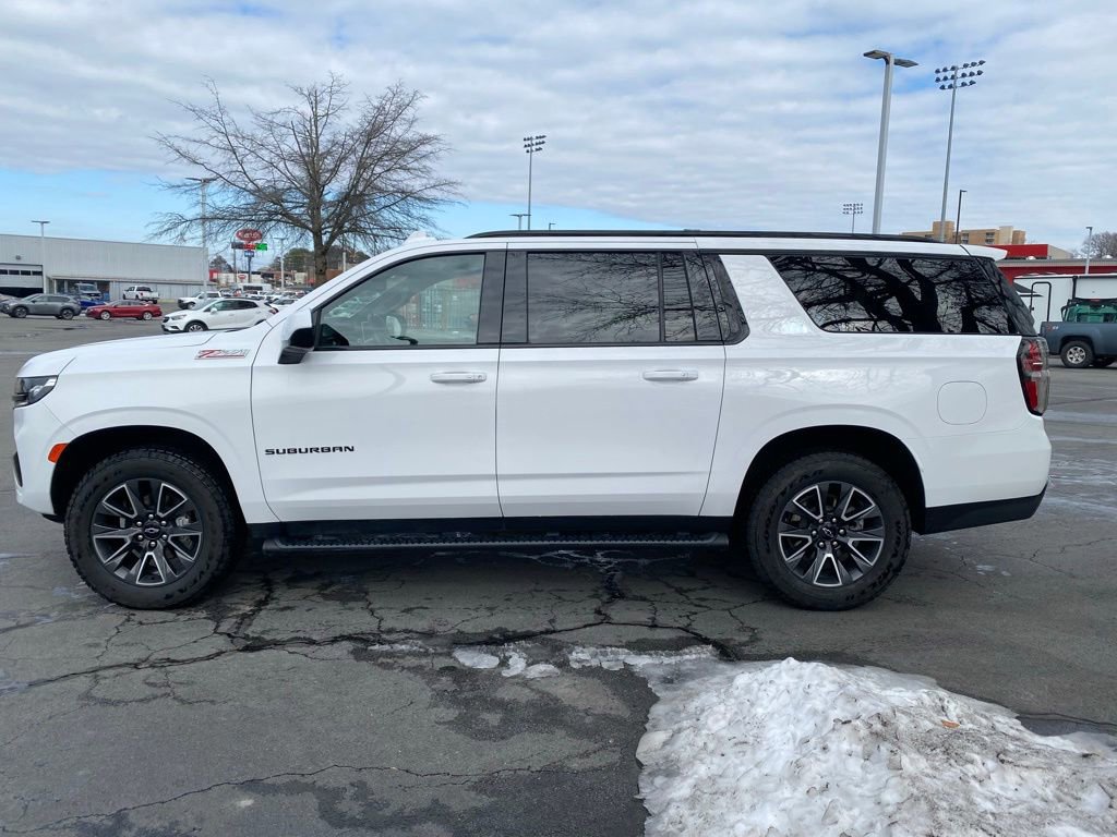 Used 2023 Chevrolet Suburban Z71 image 2