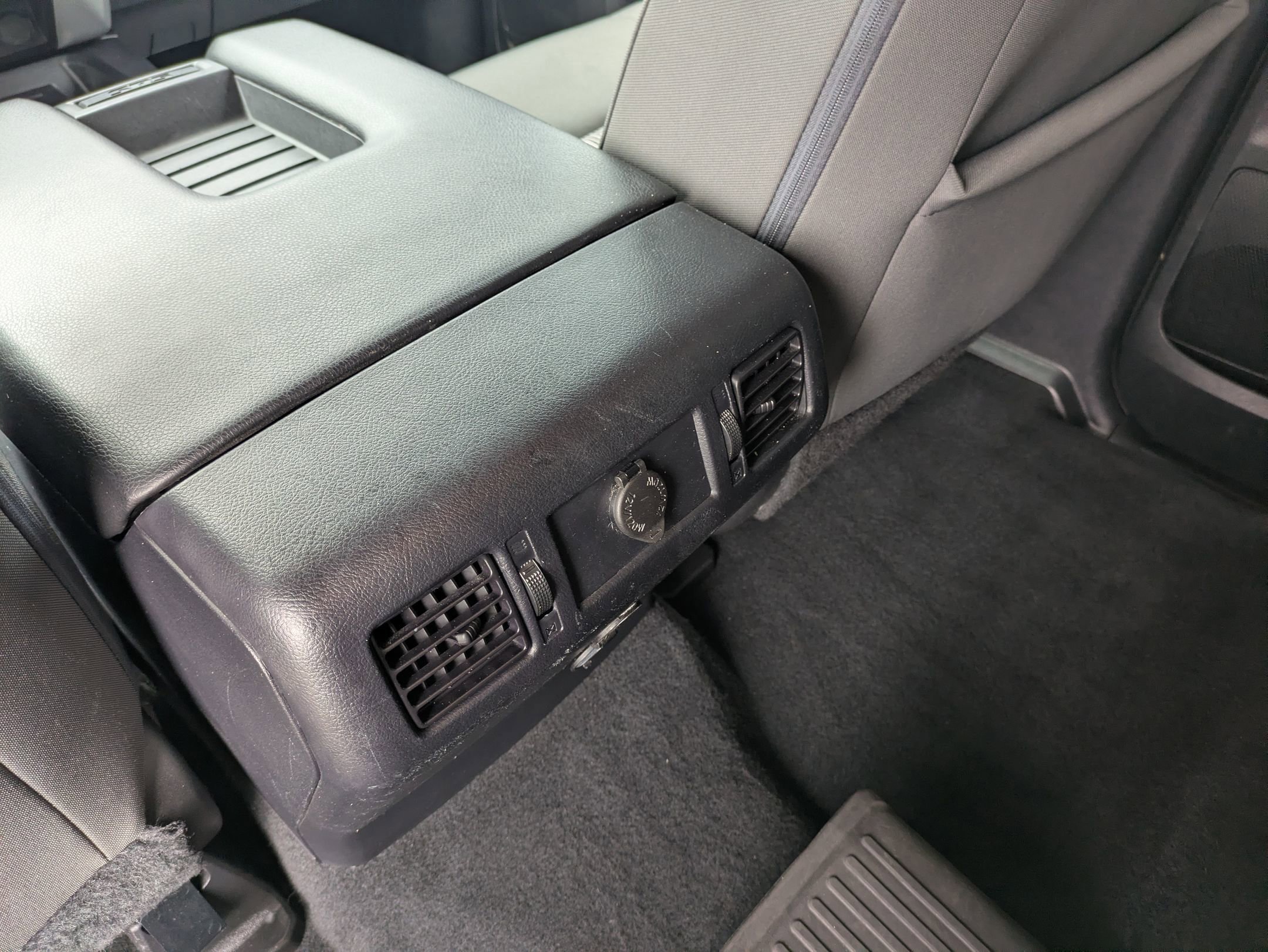 Used 2018 Toyota Tundra SR5 w/ SR5 Upgrade Package image 29