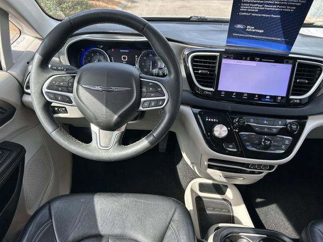 Used 2022 Chrysler Pacifica Touring-L FWD image 14