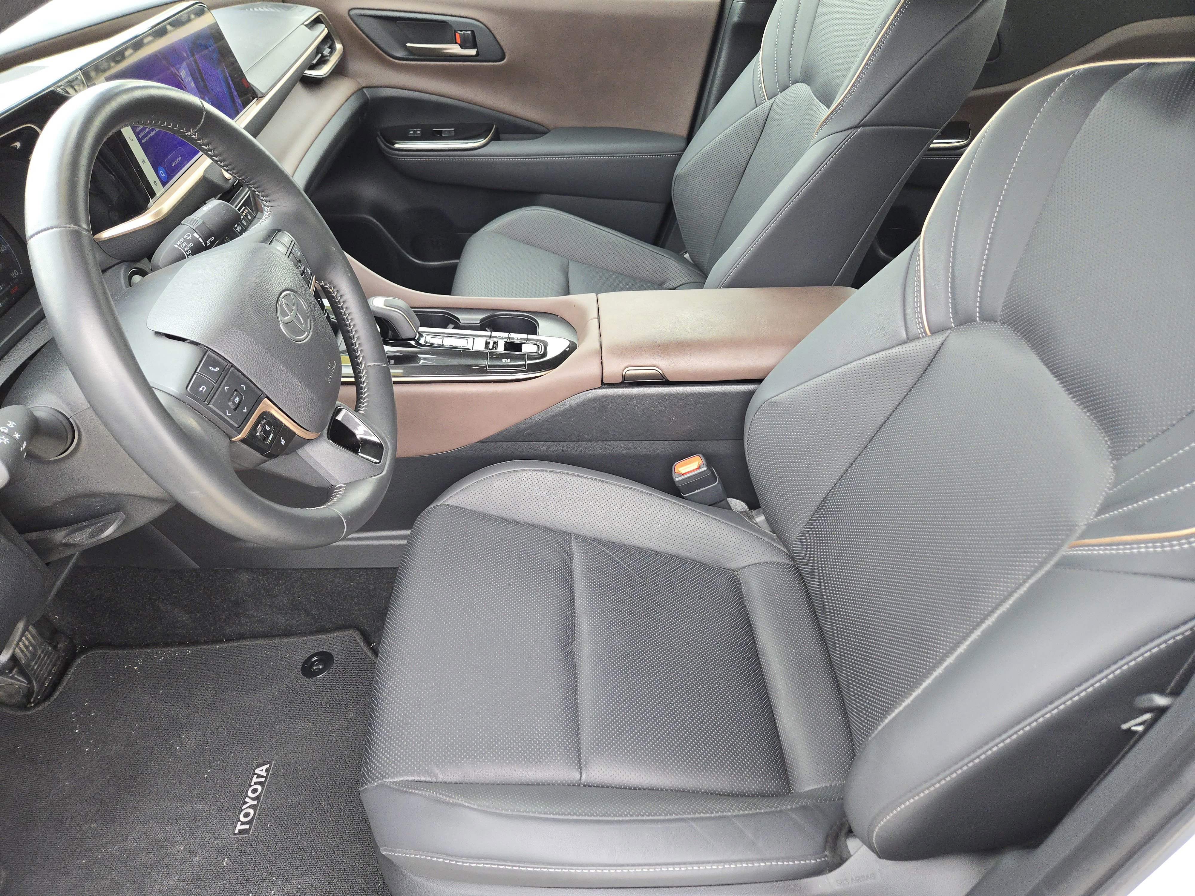 Used 2024 Toyota Crown AWD/4WD image 14