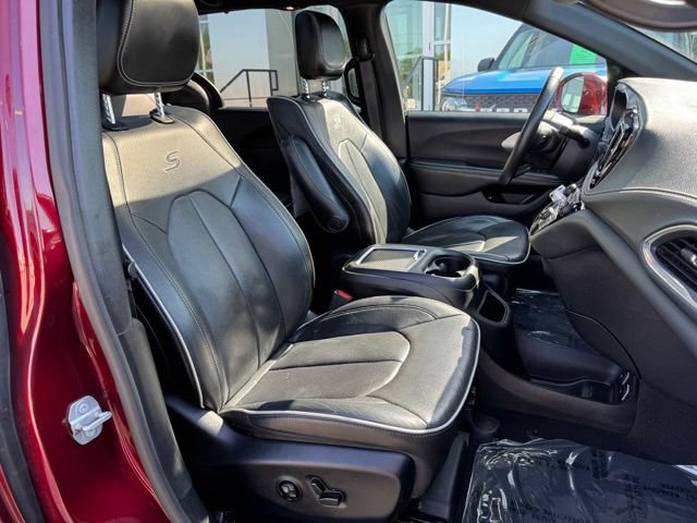 Used 2020 Chrysler Pacifica Limited w/ Advanced Safetytec Group FWD image 38