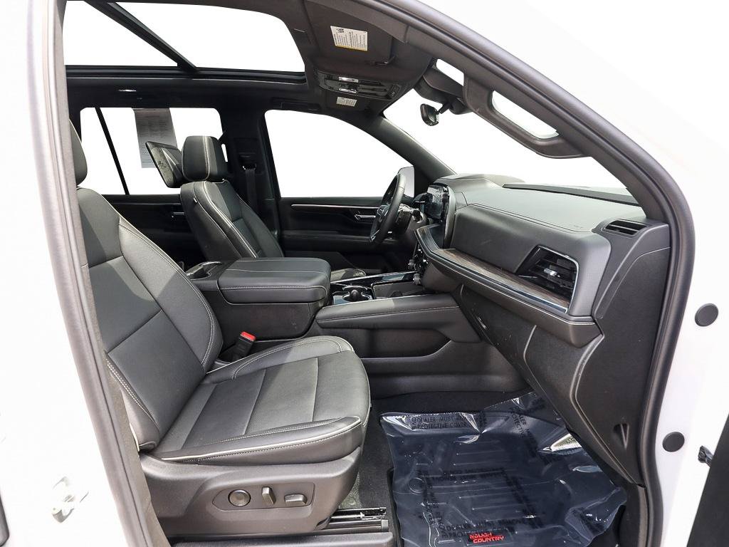 Used 2025 Chevrolet Tahoe Premier AWD/4WD image 22