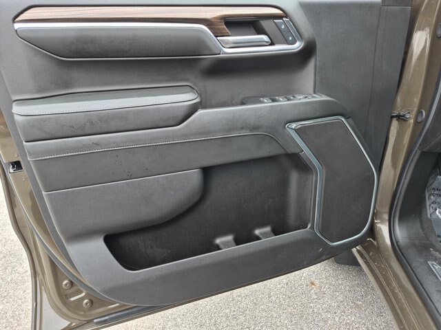 Used 2024 Chevrolet Silverado 1500 LT AWD/4WD image 13