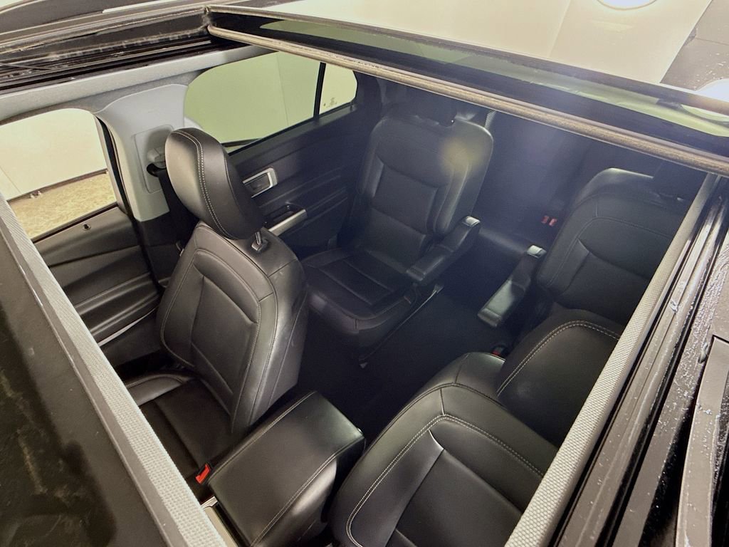 Certified 2023 Ford Explorer XLT w/ Equipment Group 202A image 10