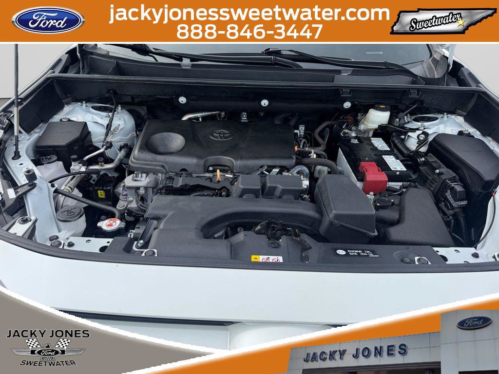 Used 2022 Toyota RAV4 XLE Premium image 20