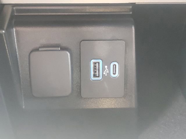 Certified 2023 Ford Explorer XLT w/ Equipment Group 202A AWD/4WD image 23