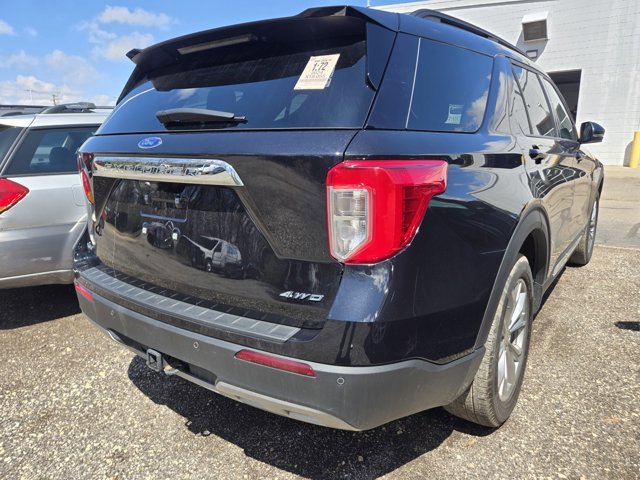Certified 2024 Ford Explorer XLT w/ Equipment Group 202A AWD/4WD image 4