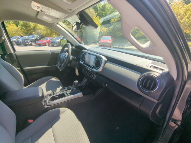 Used 2022 Toyota Tacoma SR5 AWD/4WD image 26