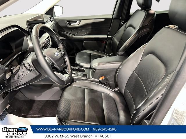 Certified 2025 Ford Escape Platinum AWD/4WD image 9