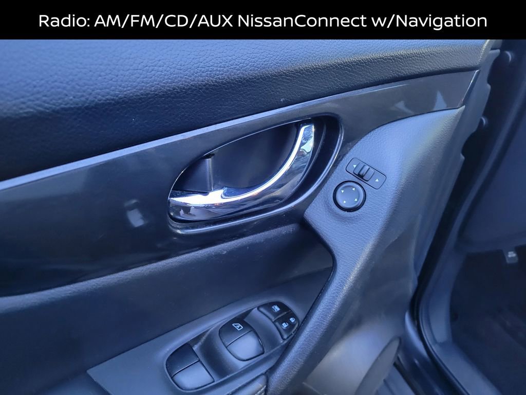 Used 2017 Nissan Rogue SV w/ SV Premium Package image 17