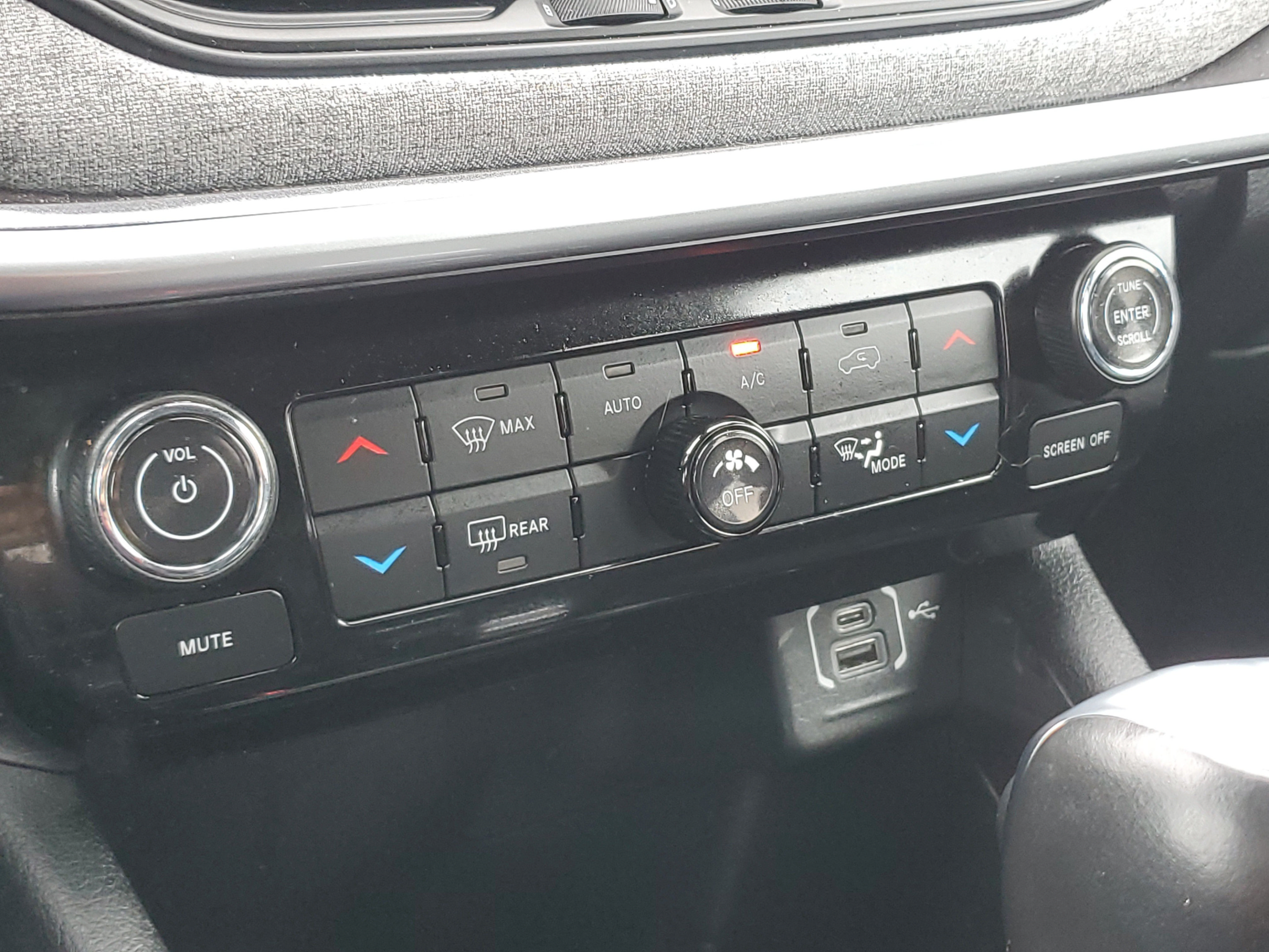 Used 2022 Jeep Compass Latitude w/ Convenience Group AWD/4WD image 25