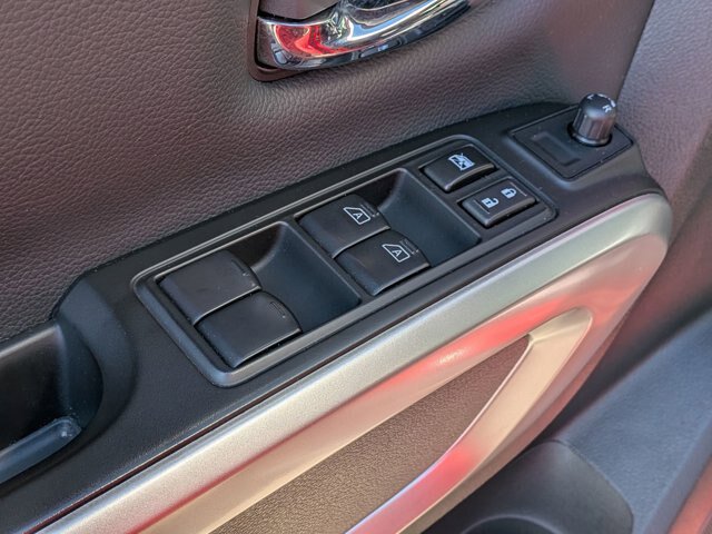 Used 2024 Nissan Titan SV w/ SV Convenience Package AWD/4WD image 14