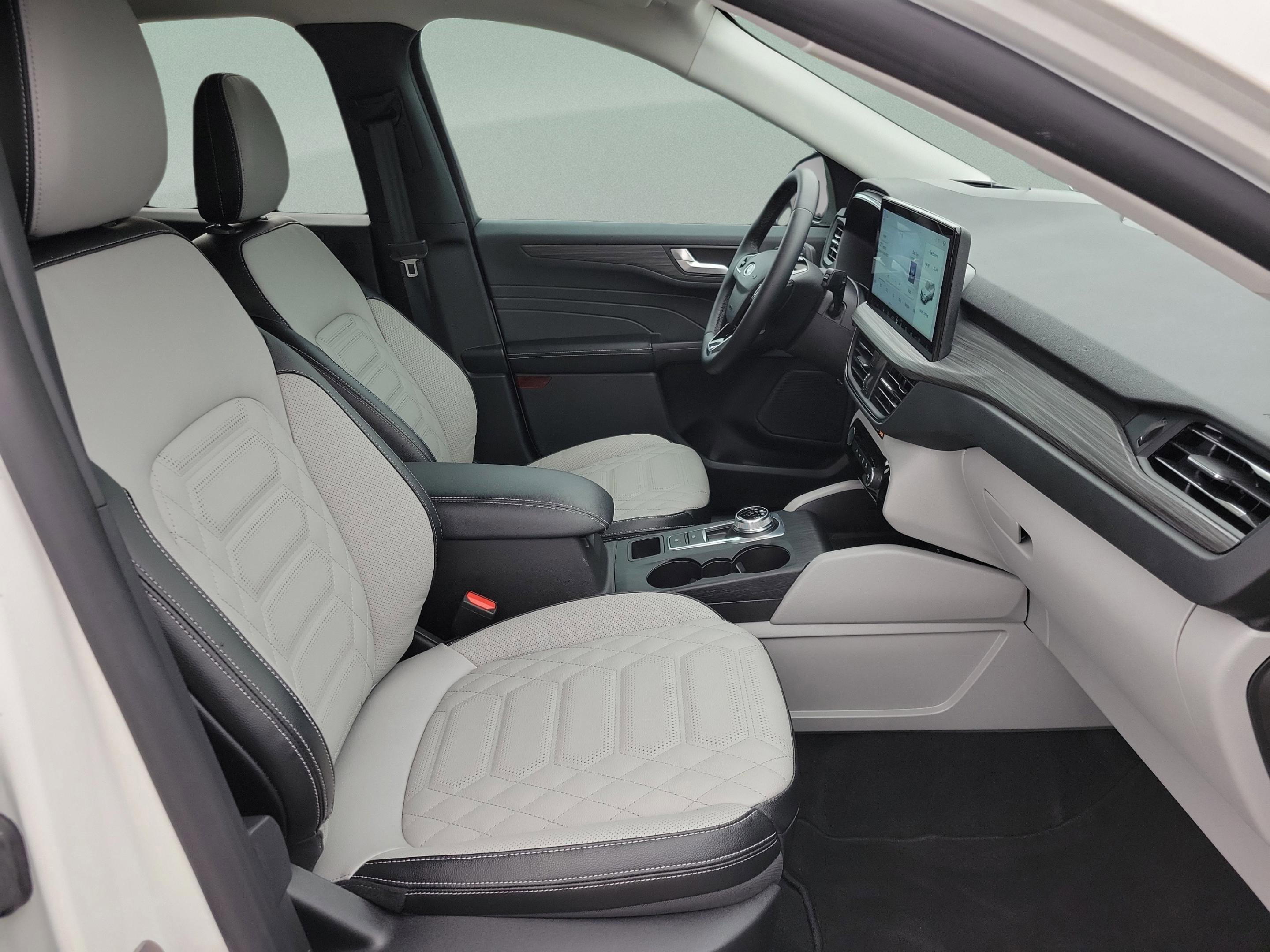 Certified 2024 Ford Escape SE w/ PHEV Premium Package image 23