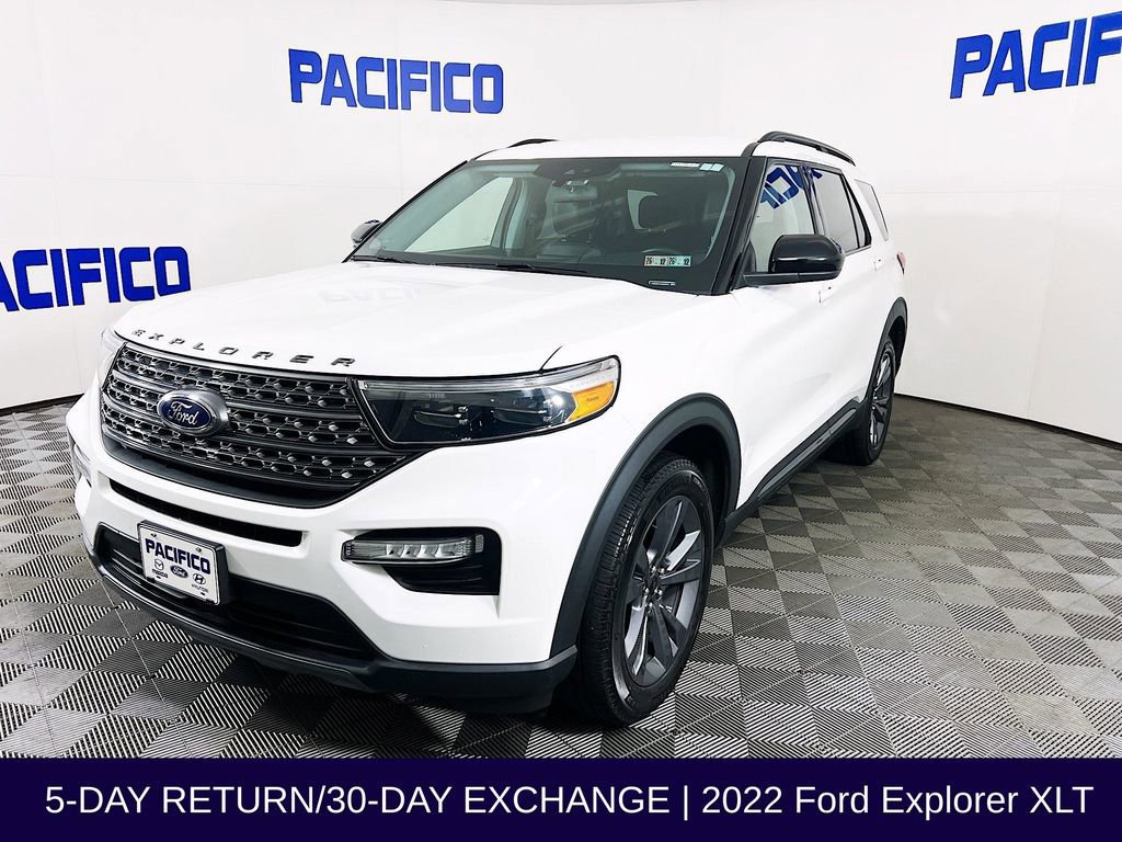 Certified 2022 Ford Explorer XLT w/ Equipment Group 202A image 7