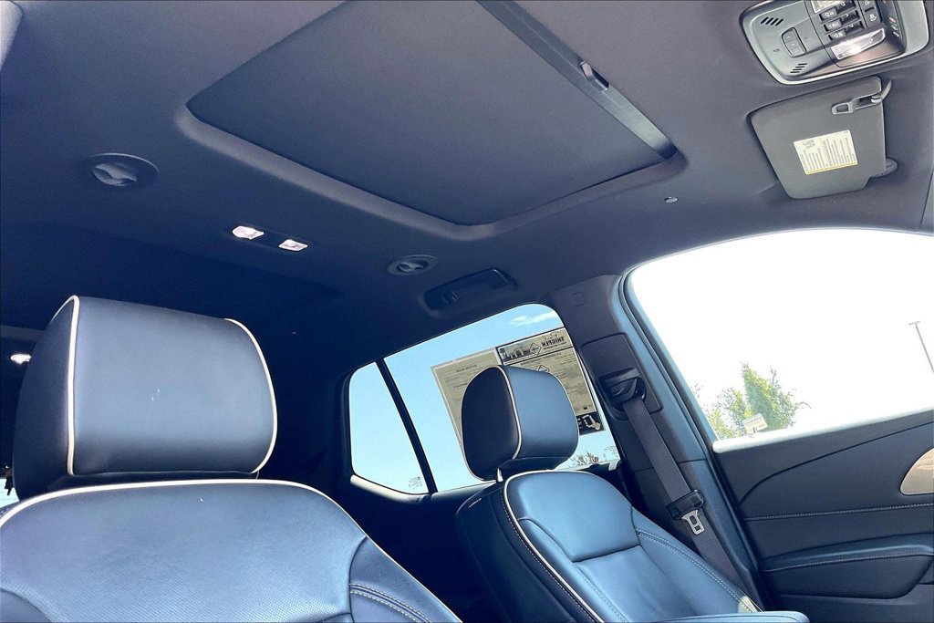 Used 2022 Chevrolet Traverse Premier w/ LPO, Floor Liner Package FWD image 22
