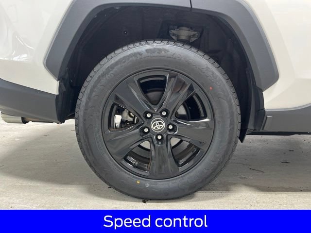 Used 2022 Toyota RAV4 XLE AWD/4WD image 14