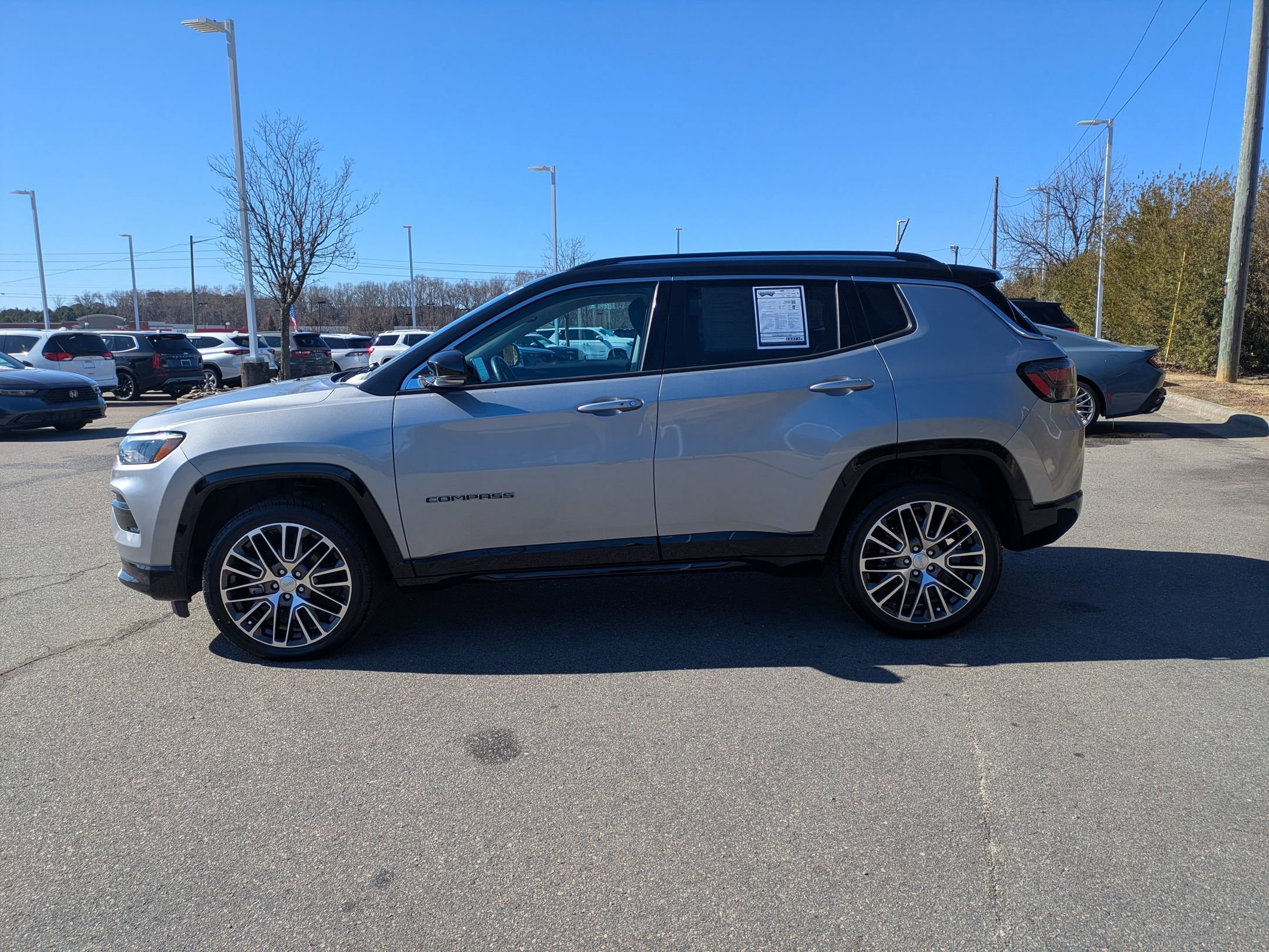 Used 2022 Jeep Compass Limited w/ Elite Group image 2