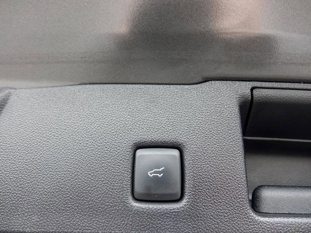 Certified 2025 Ford Escape Platinum AWD/4WD image 28