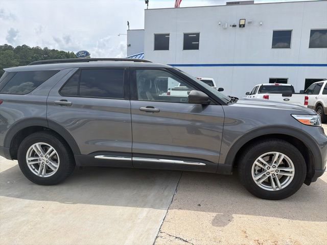 Certified 2021 Ford Explorer XLT w/ Equipment Group 202A AWD/4WD image 9