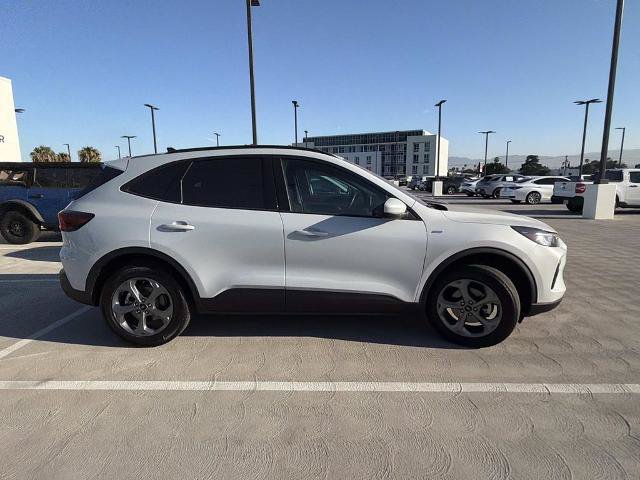 Certified 2025 Ford Escape ST-Line Select AWD/4WD image 8