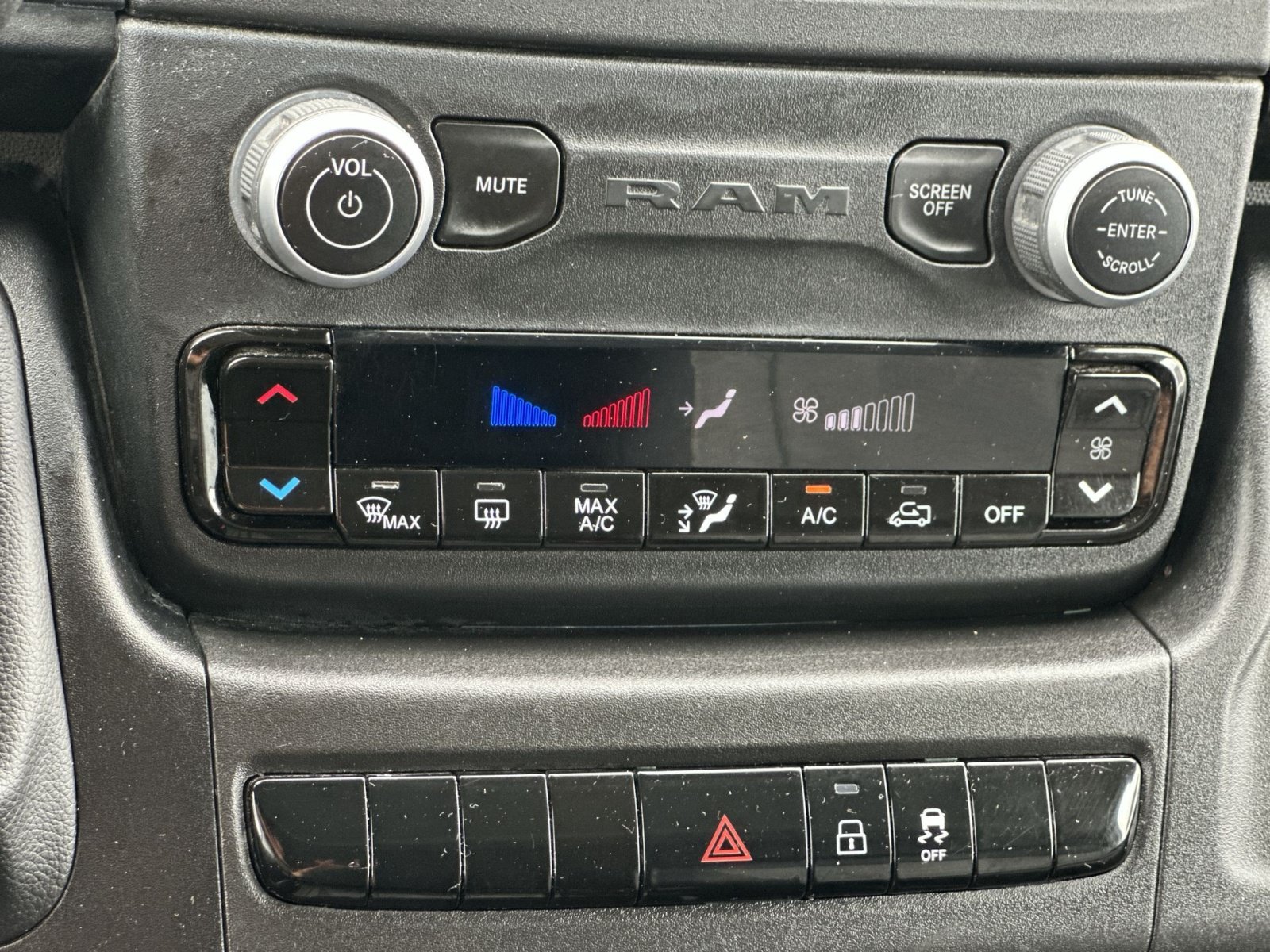 Used 2023 RAM ProMaster 2500 FWD image 22