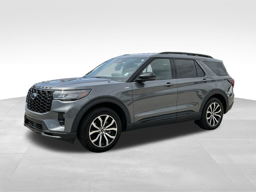 Certified 2025 Ford Explorer ST-Line w/ Premium Package RWD image 2