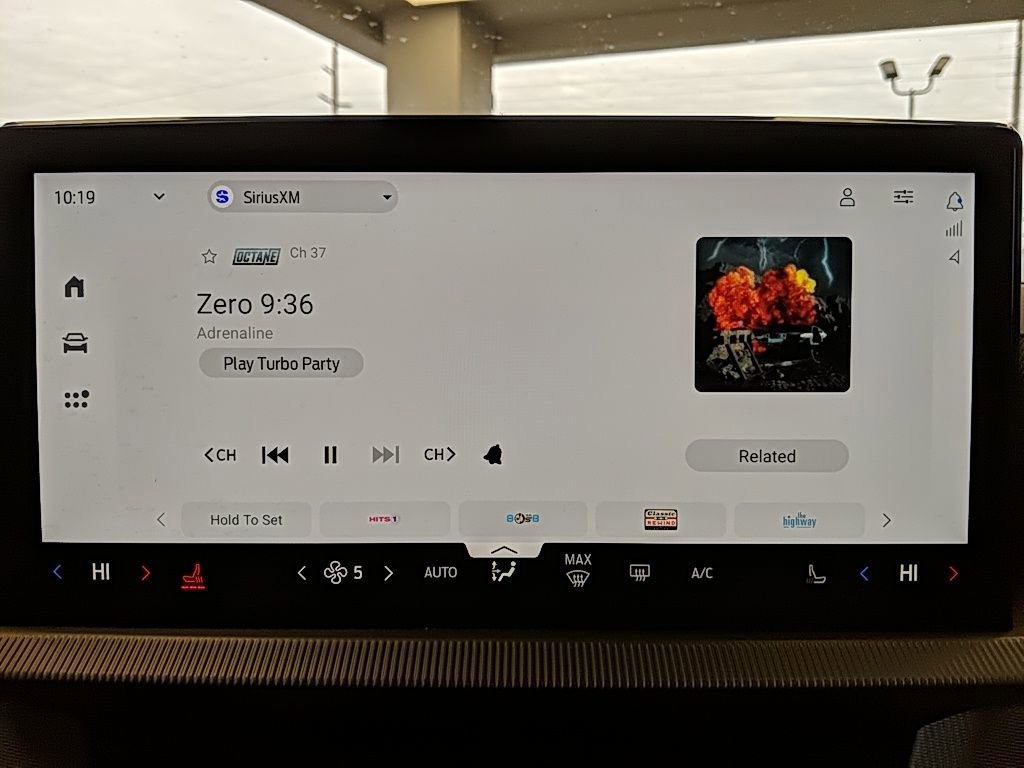 Certified 2025 Ford Explorer Active image 18