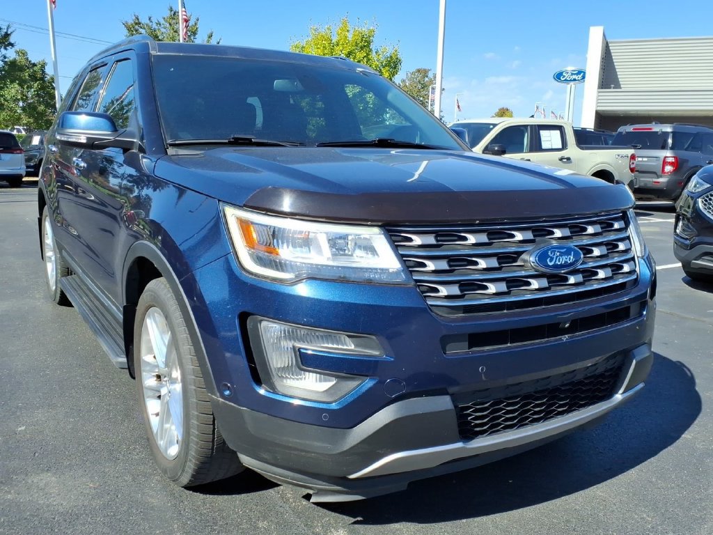 Certified 2017 Ford Explorer Limited w/ Equipment Group 301A AWD/4WD image 3