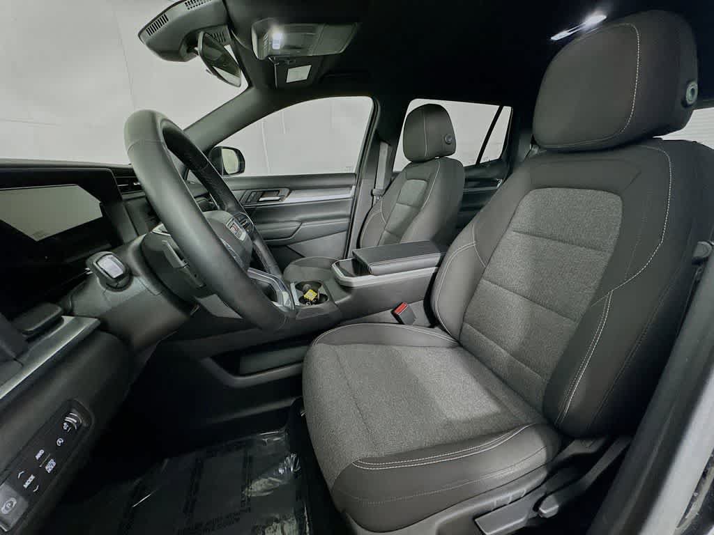Used 2025 GMC Terrain Elevation AWD/4WD image 12