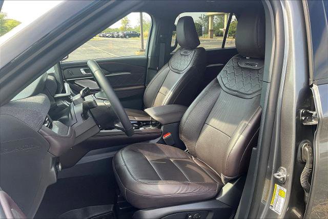 Certified 2025 Ford Explorer Platinum w/ Ultimate Package RWD image 7