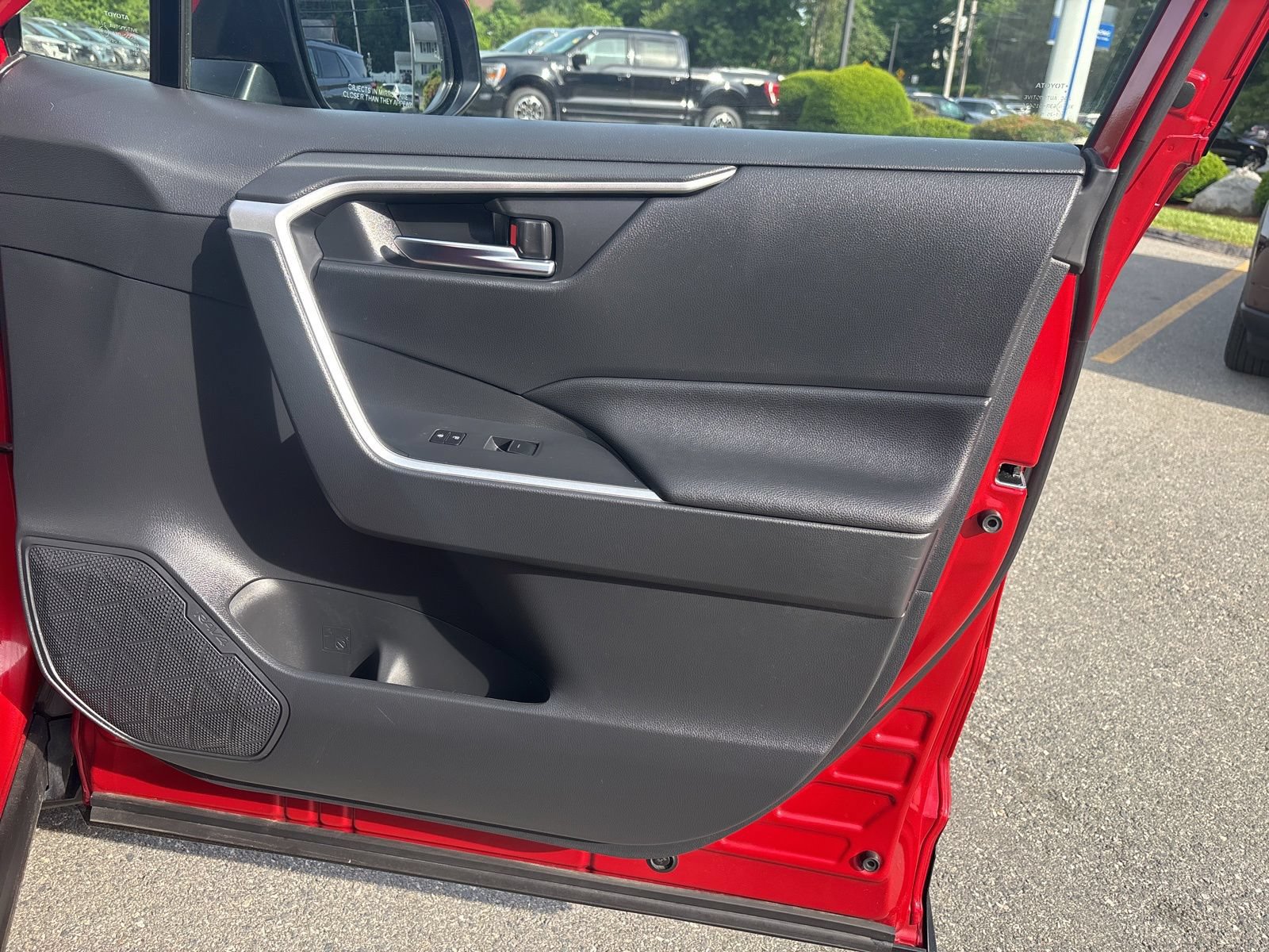 Used 2022 Toyota RAV4 SE AWD/4WD image 45