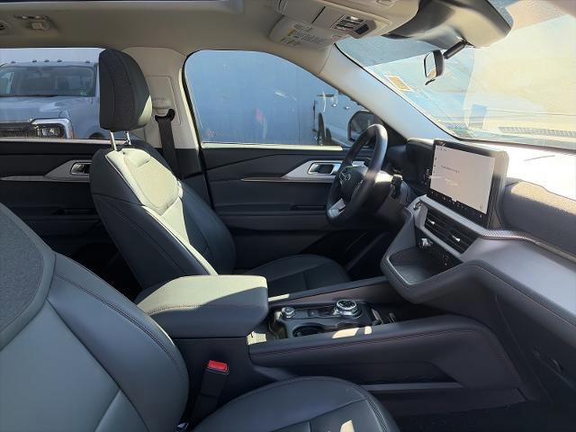 Certified 2025 Ford Explorer Active w/ Active Comfort Package image 35