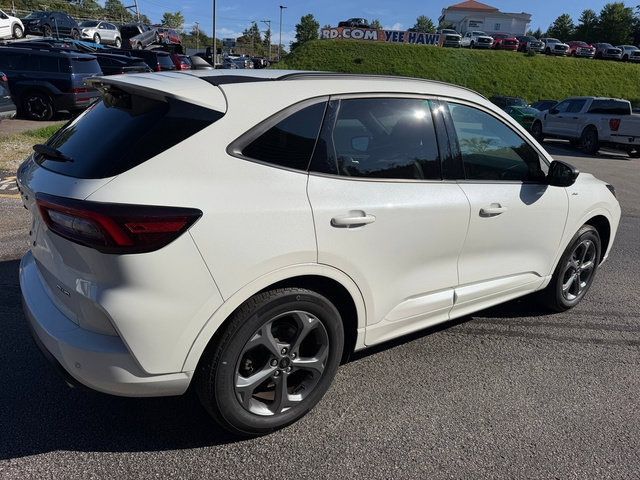 Certified 2023 Ford Escape ST-Line w/ Tech Pack #1 AWD/4WD image 8