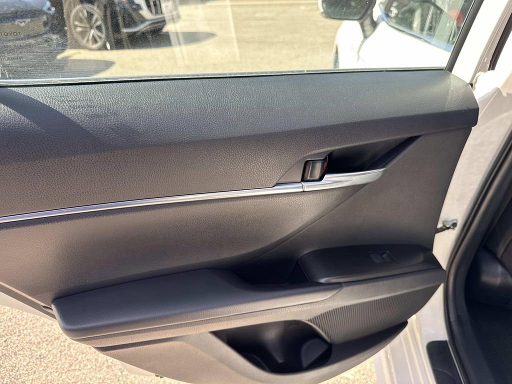 Used 2024 Toyota Camry SE FWD image 12