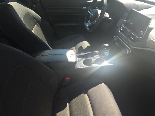 Used 2024 Nissan Altima 2.5 SV FWD image 37