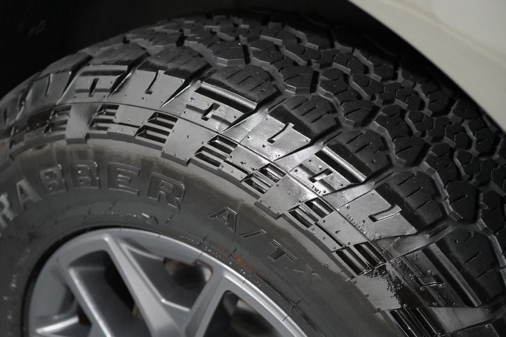 Certified 2025 Ford Expedition Tremor AWD/4WD image 37
