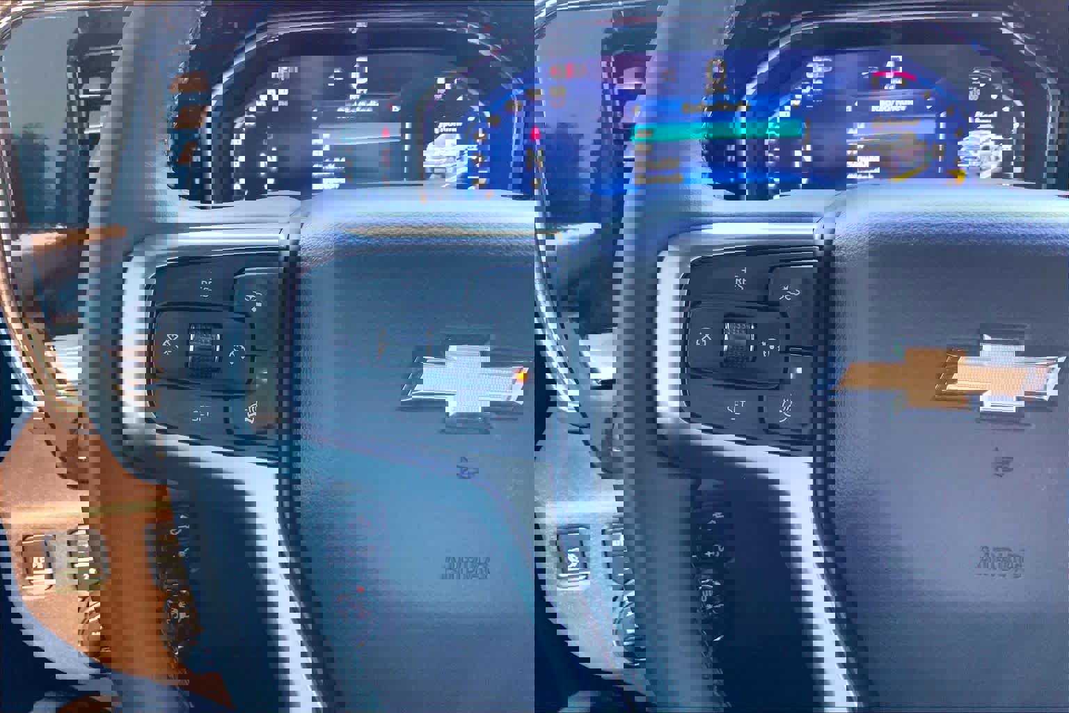 Used 2025 Chevrolet Silverado 3500 LTZ w/ LTZ Premium Package image 24