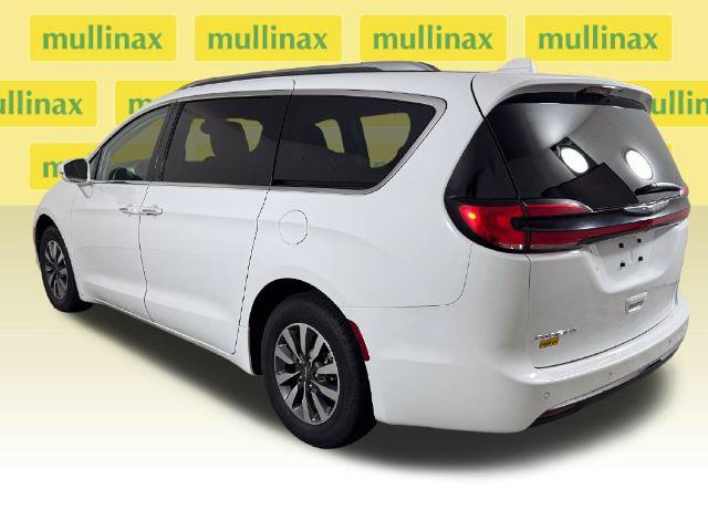 Used 2021 Chrysler Pacifica Touring-L FWD image 11