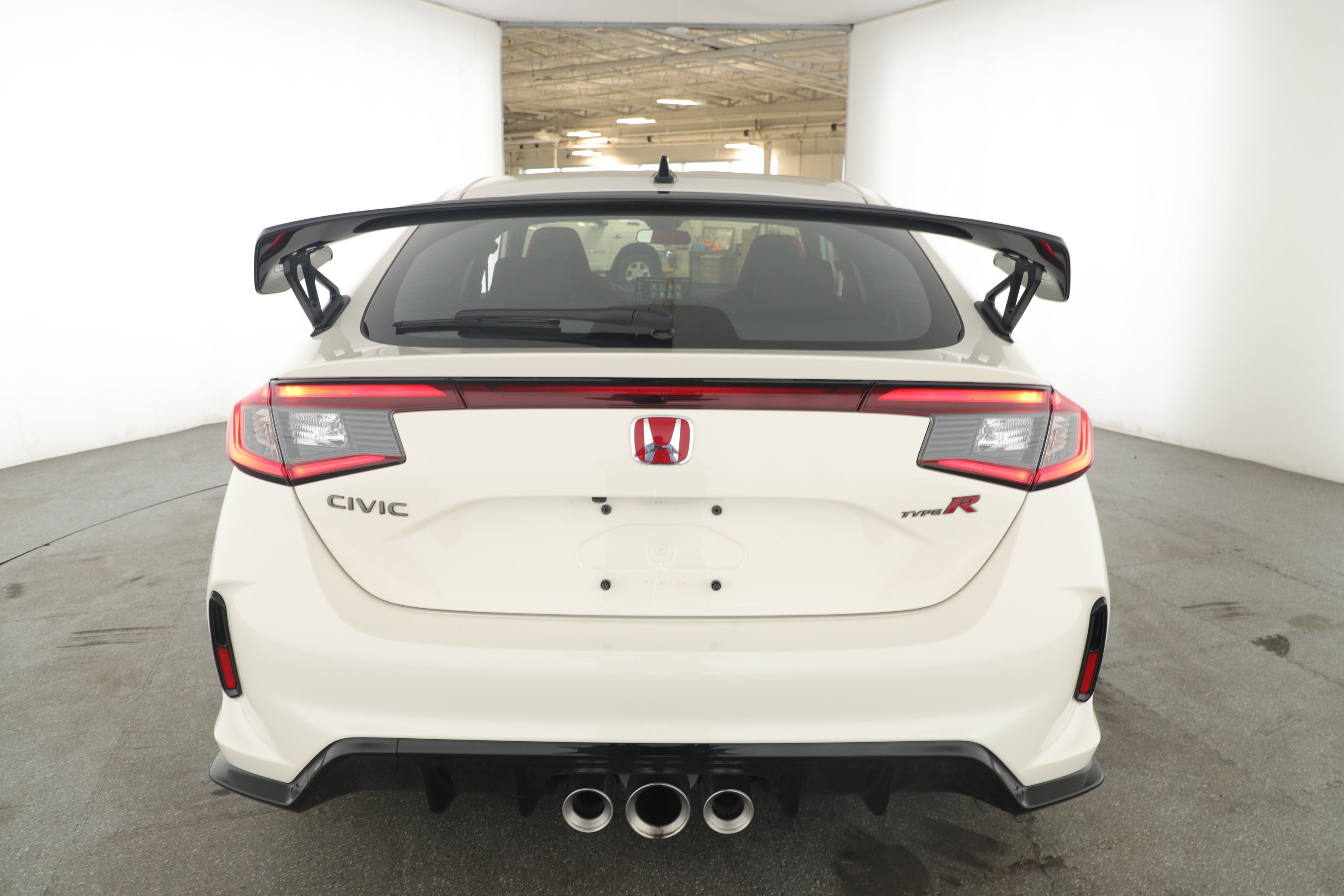 Used 2024 Honda Civic Type R image 2