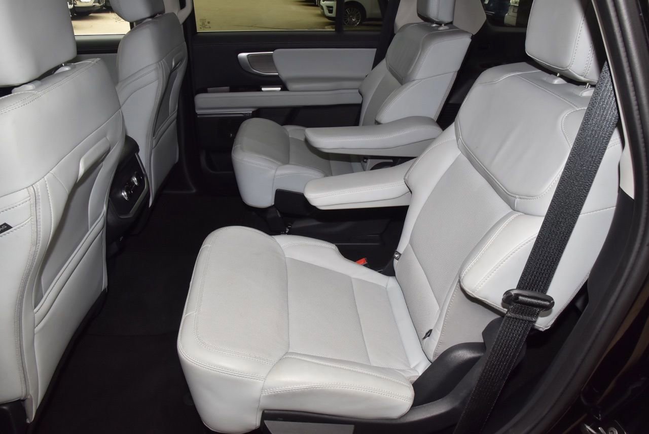 Certified 2025 Ford Expedition Platinum AWD/4WD image 15